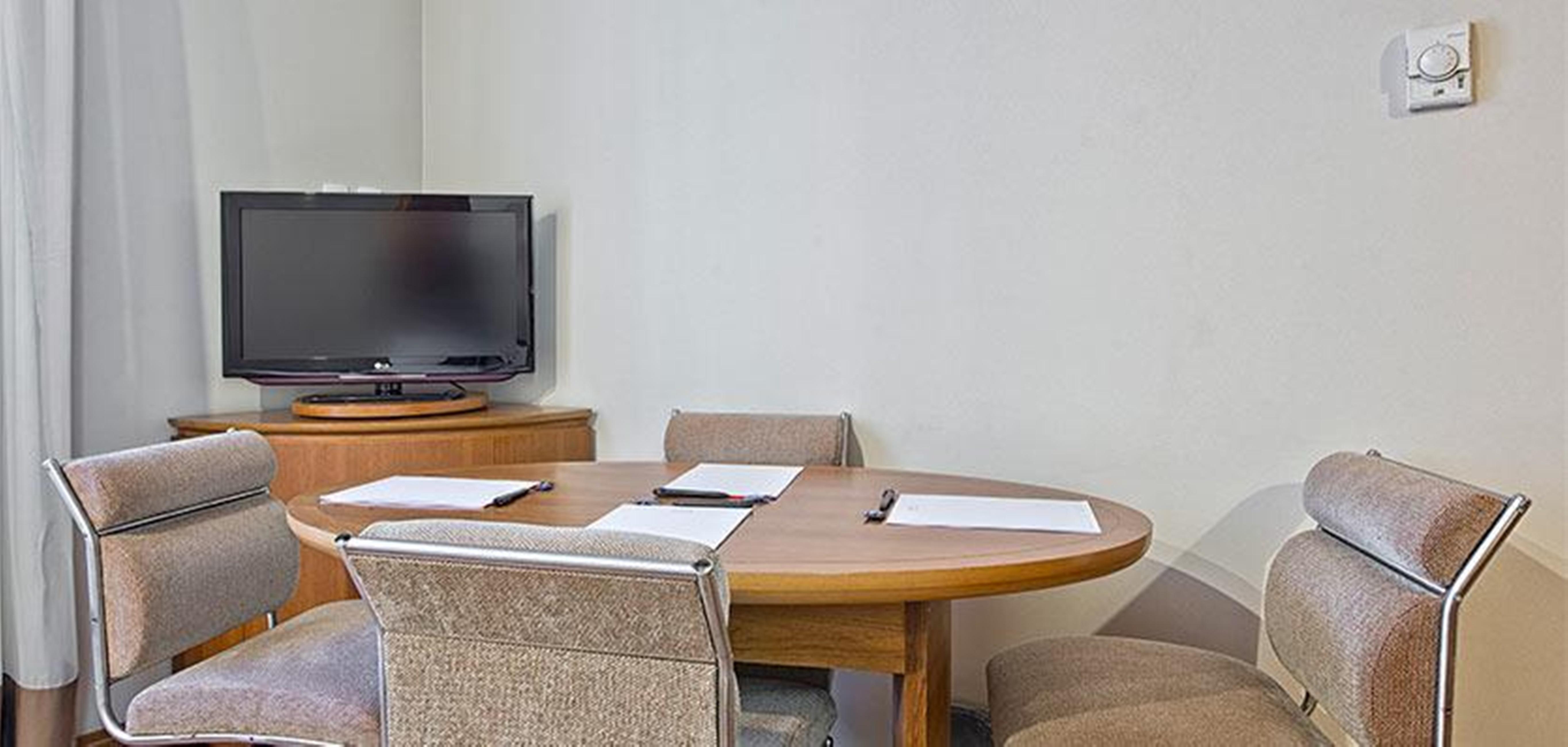 Melia Paulista Hotel São Paulo Luaran gambar A typical meeting room at the University of Cambridge
