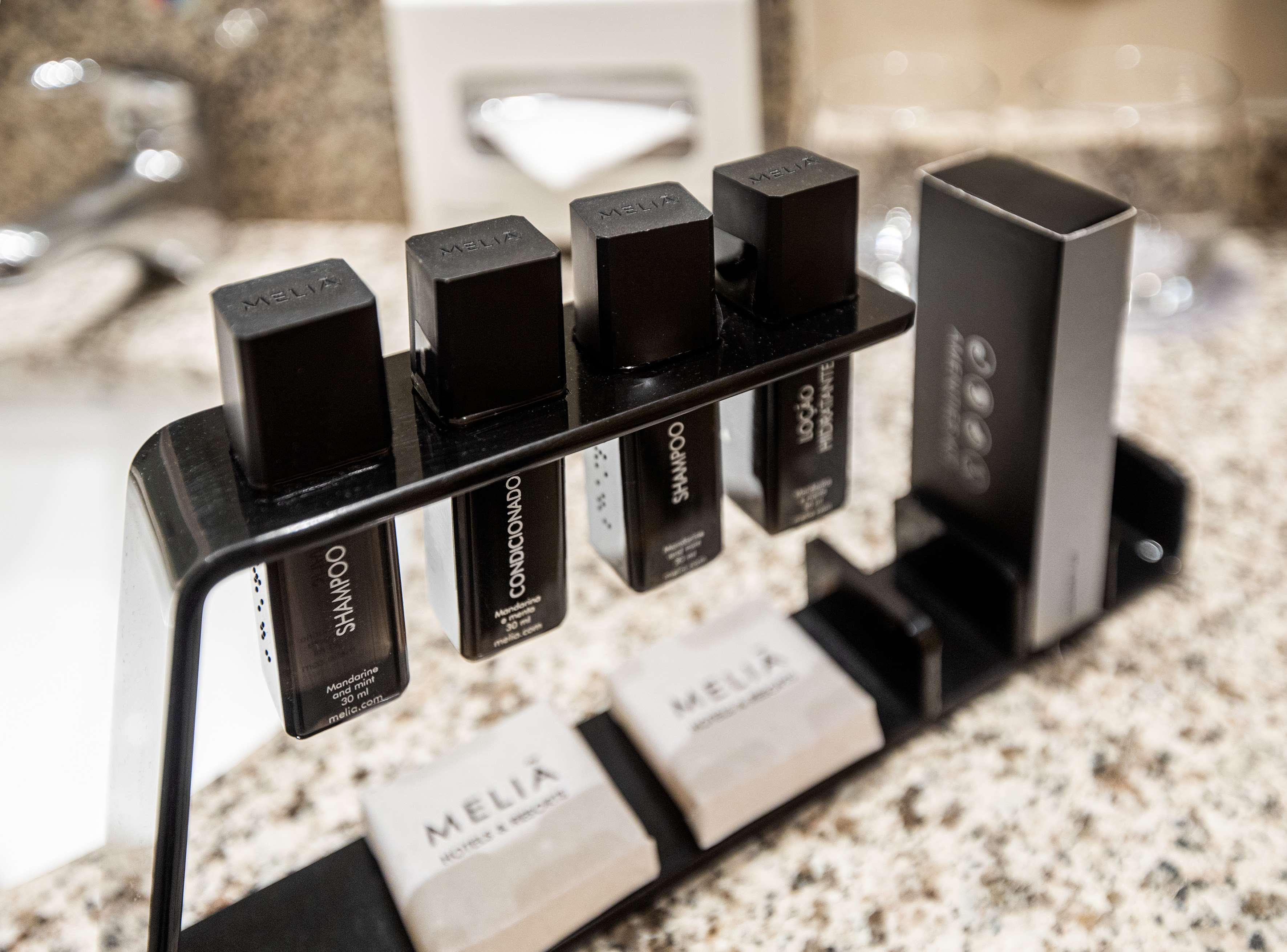 Melia Paulista Hotel São Paulo Luaran gambar A selection of amenities by the company
