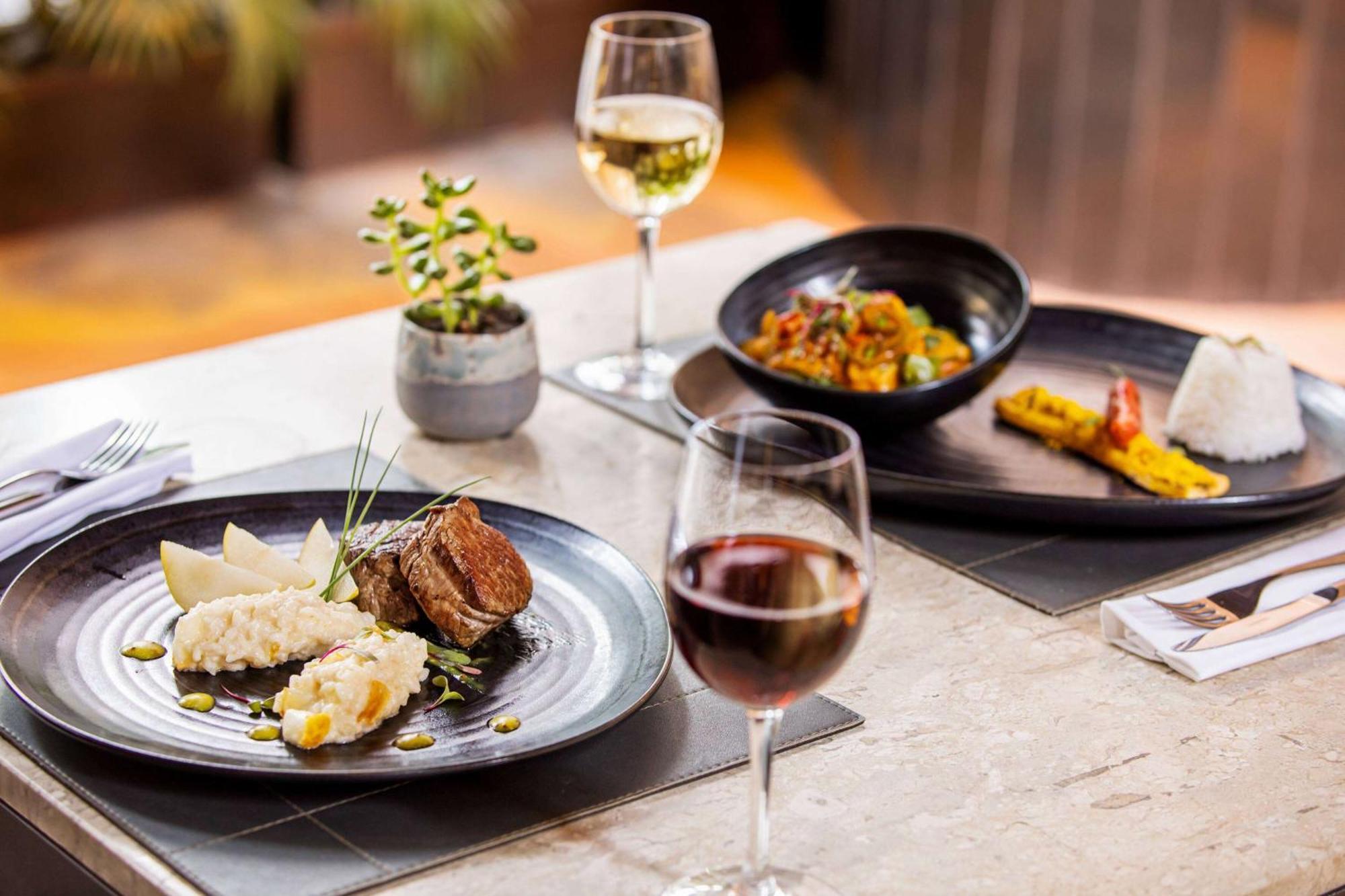 Melia Paulista Hotel São Paulo Luaran gambar A wine and food pairing